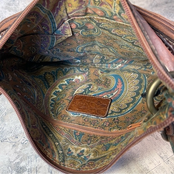 Fossil leather crossbody bag with decorative stitches - Picture 8 of 14